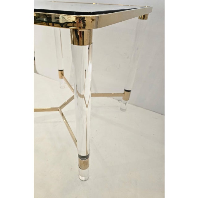 Midcentury Modern Square Brass & Glass Endtables With Lucite Legs- A Pair For Sale In Philadelphia - Image 6 of 7