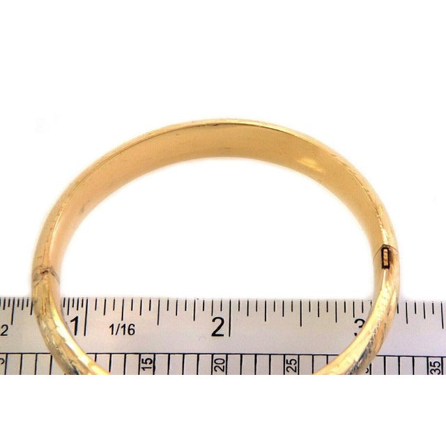 Mid 20th Century Floral Pattern Wide Hinged Bangle Bracelet 14K Yellow Gold For Sale - Image 4 of 6