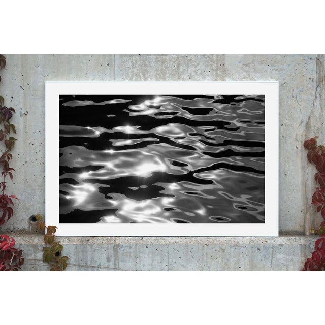 This is an exclusive limited edition black and white Giclée print, on 100% cotton Hahnemühle Photo Rag Fine Art matte...