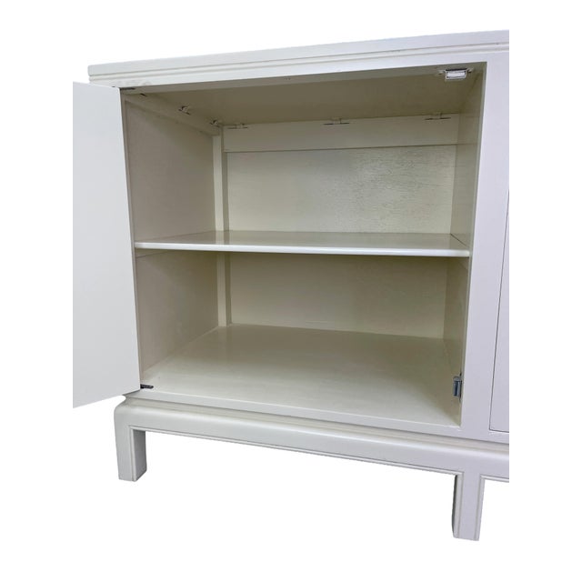 James Mont Style Lacquered Credenza in Cream & Mint Green, Hollywood Regency, 1960s (Attributed) For Sale - Image 12 of 16