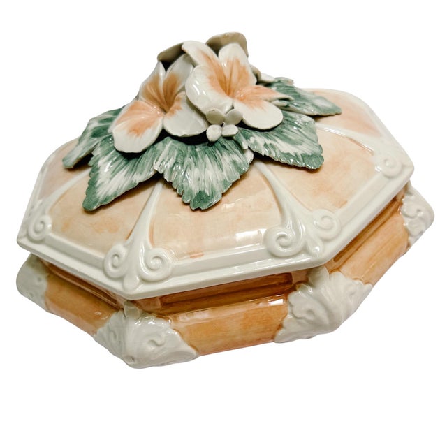 1980s 1980s Italian Porcelain Pink Hibiscus Covered Decorative Bowl For Sale - Image 5 of 9
