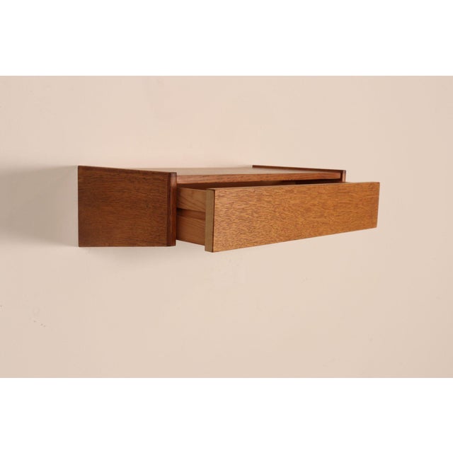 Diminutive Danish Modern Single-Drawer Floating Nightstand / End Table in Oak For Sale - Image 14 of 18