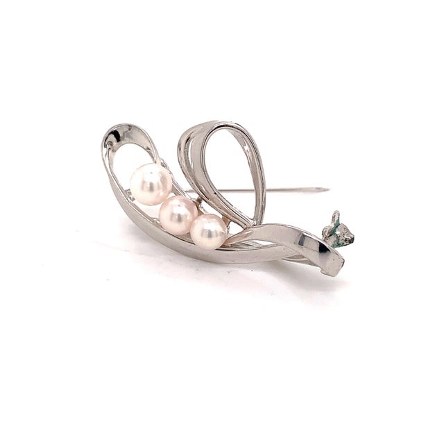 1990s Mikimoto Estate Akoya Pearl Brooch Pin Sterling Silver 6mm 4.89 gr For Sale In New York - Image 6 of 7