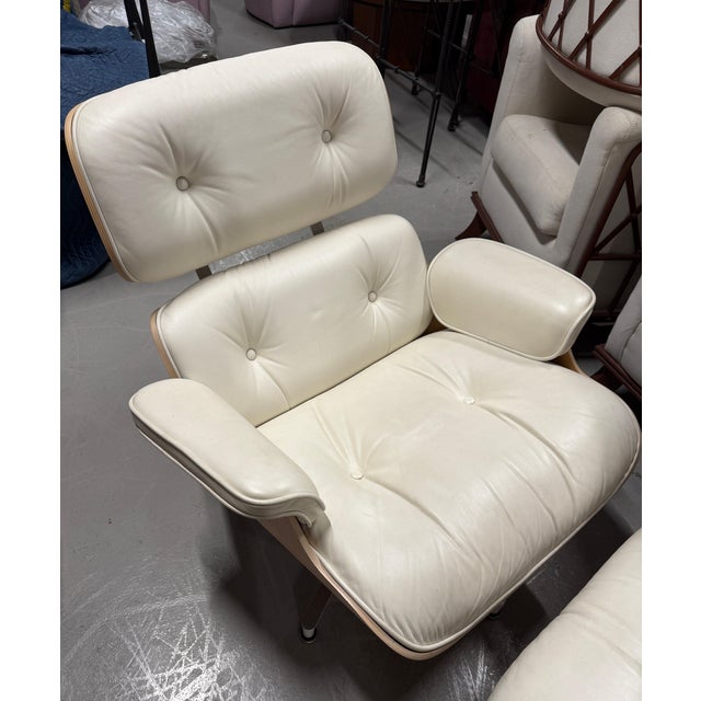 Eames White leather white Ash Lounge chair by Herman Miller 2014 Clean For Sale - Image 11 of 18