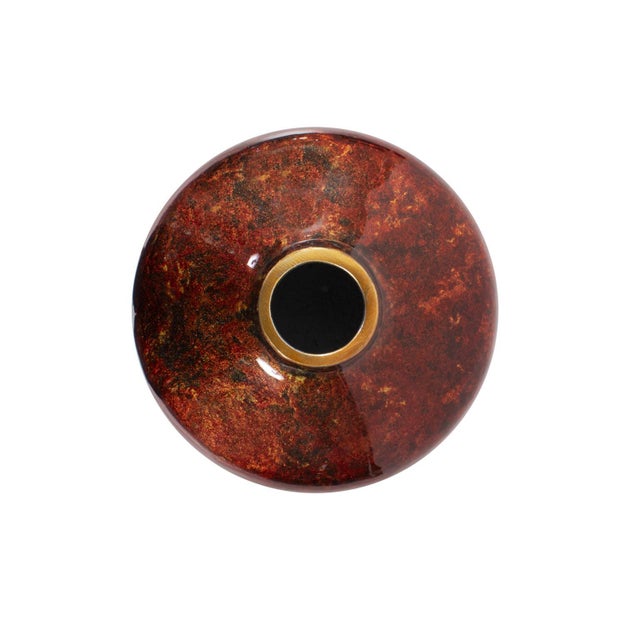 Kenneth Ludwig Chicago Sharma Crimson Gold Slanted Vase- Medium For Sale - Image 4 of 10
