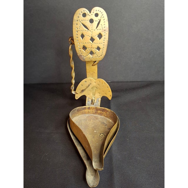 18th C Rare Museum Grade Antique Brass Double Crusie Phoebe Lamp Huge 8.5" Pierced Backplate Marked For Sale In Boston - Image 6 of 16