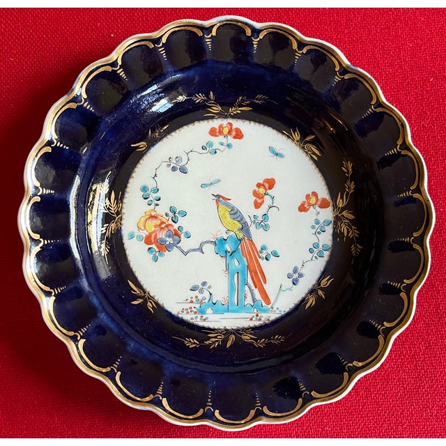 Chinoiserie First Period Worcester Porcelain Exotic Bird Plate in the Kakiemon Taste Circa 1780 For Sale - Image 3 of 9