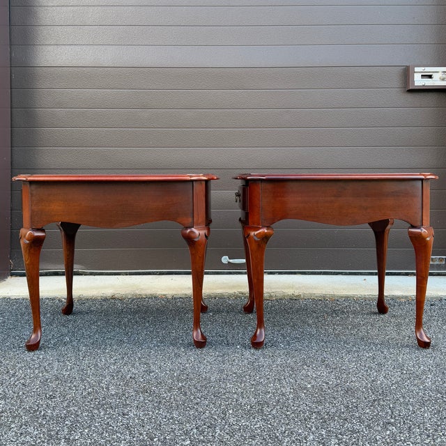 1990s Pennsylvania House Queen Anne Solid Cherry 1 Drawer Bowfront Side Tables - A Pair For Sale - Image 14 of 15