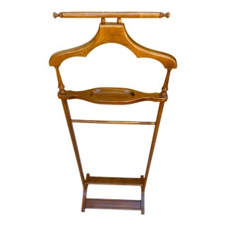 1960’s Vintage Mid-Century Modern Men’s Bedroom Wood Suit Valet Aka Silent Butler For Sale