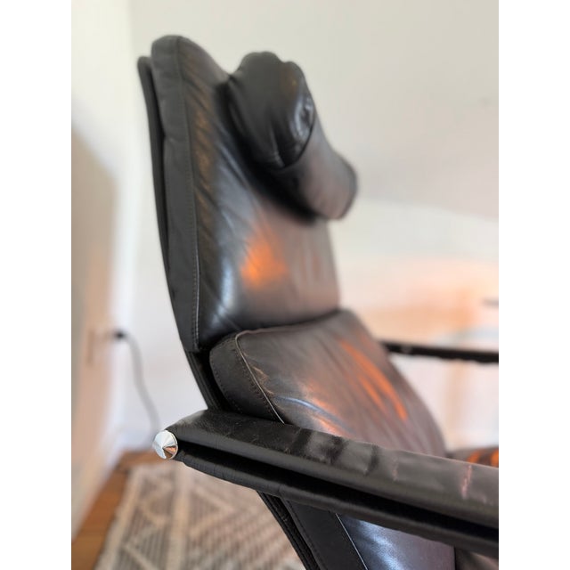 Set of Mid-Century Lounge Chair and Ottoman in Black Leather and Chrome, 1960s, Set of 2 For Sale - Image 11 of 17