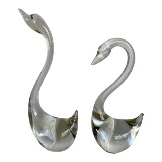 Mid 20th Century Pair of Hollywood Regency Glass Swans Figurines For Sale