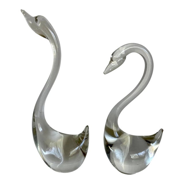 Mid 20th Century Pair of Hollywood Regency Glass Swans Figurines For Sale
