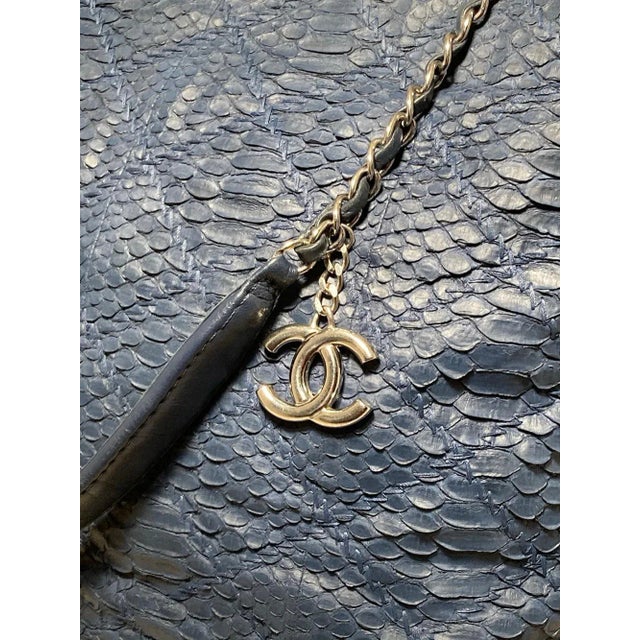 Chanel Navy Blue Quilted Matte Snakeskin Tote For Sale In Philadelphia - Image 6 of 10