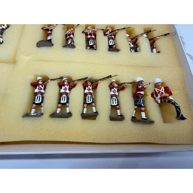 1990s King & Country Seaforths Painted Lead Soldier Set For Sale - Image 9 of 17