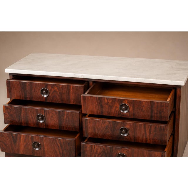Sergio Rodrigues "Marquesa" Chest of Drawers in Rosewood With Marble Top — Oca, Brazil, C. 1965 For Sale In New York - Image 6 of 18