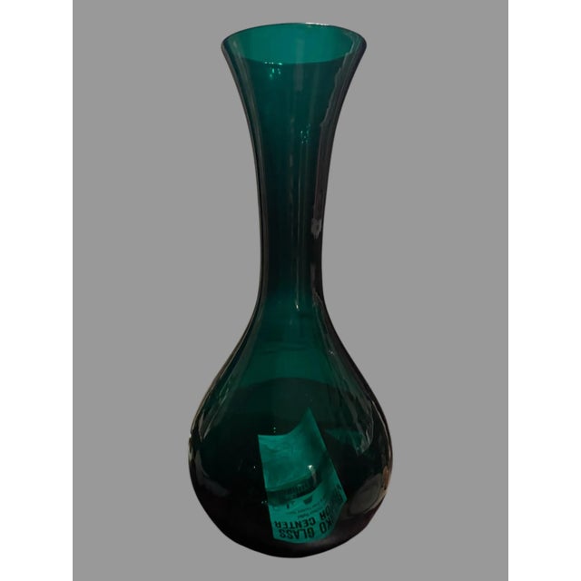 Emerald Vintage Blenko Handmade Emerald Colored Mid-Century Modern Art Glass Vase For Sale - Image 8 of 9