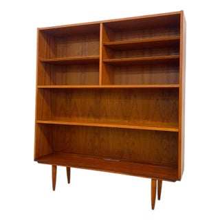 Vintage Danish Modern Open Bookcase With Adjustable Shelves and Tapered Legs For Sale