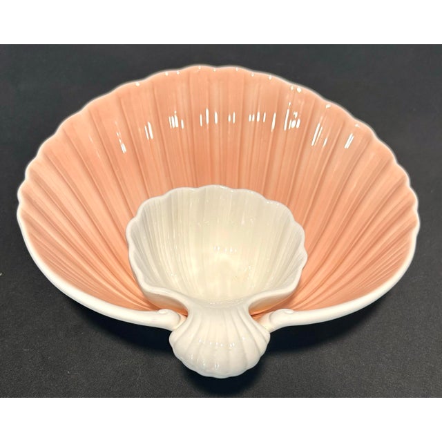 Fitz and Floyd Mid 20th Century Mid Century Modern Fitz and Floyd Ceramic Seashell Chip and Dip Set With Knife For Sale - Image 4 of 7