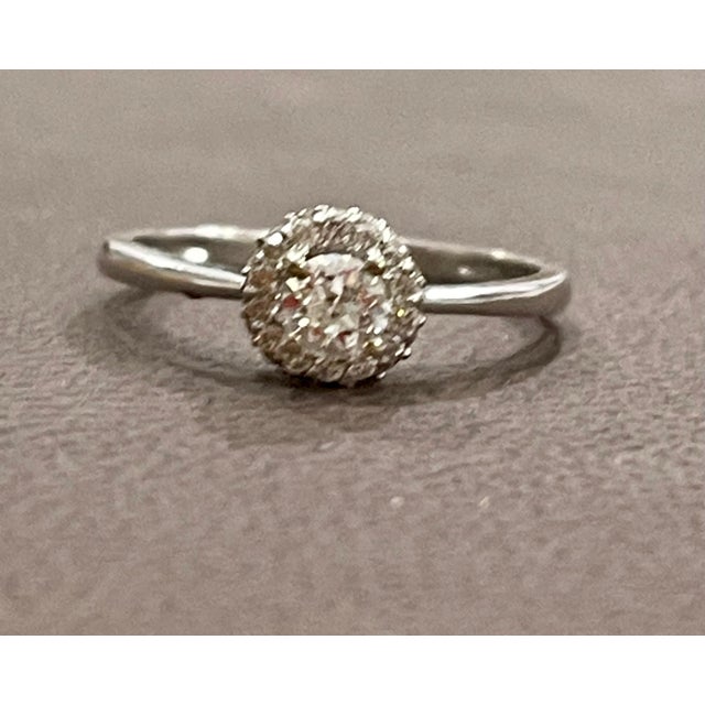 Diamond 0.6 Carat Traditional Ring/Band 14 Karat White Gold, Halo Ring For Sale - Image 4 of 18