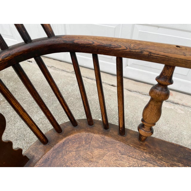 Single Windsor chair with gorgeous patina and character. I'm an interior designer who grew up with an antique-loving...