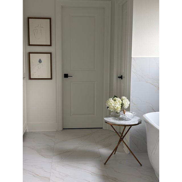 Vintage Gilt Faux Bamboo Tripod Base Gueridon Drinks Table / Side Table With Carrara Marble Top For Sale - Image 4 of 18