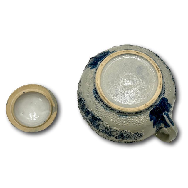 Antique American Stoneware Boston Home the of the Bean & Spirit of 76 Bunker Hill Baked Bean Pot in Pristine Condition For Sale - Image 17 of 18