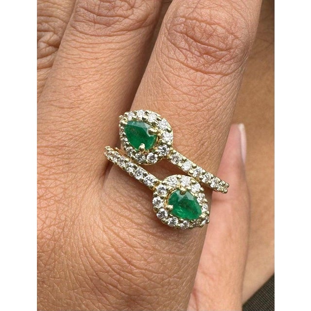 Art Deco Natural Emerald Halo Diamond Bypass Ring in 18k Gold Size 7 For Sale - Image 3 of 10