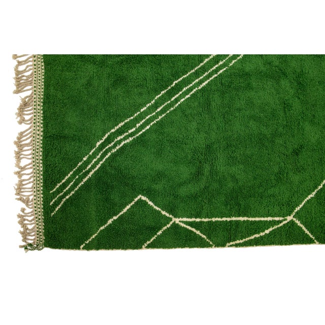 Contemporary Organic Modern Moroccan Style Oversize Wool Rug With Emerald-Green Field For Sale - Image 3 of 7