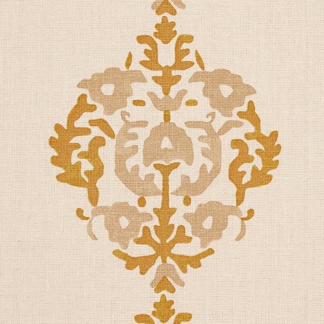 Traditional Schumacher Constantine Fabric in Natural & Ochre For Sale - Image 3 of 4