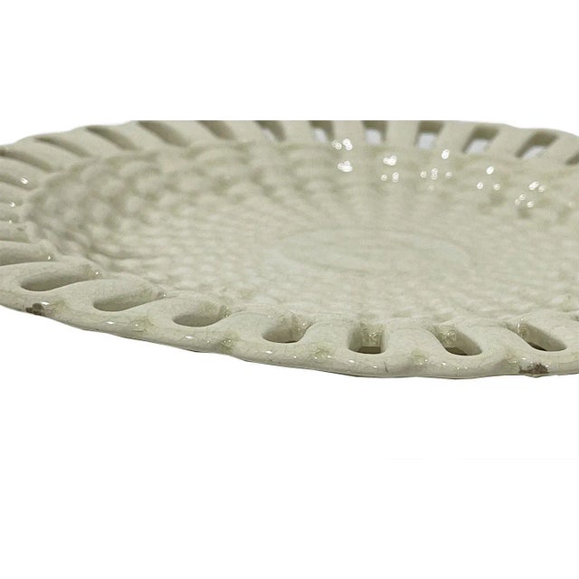 1920s Small English Oval Fruit Basket and Saucer attributed to Wedgwood, 1907-1924, Set of 2 For Sale - Image 5 of 11