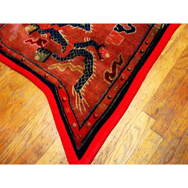 1930s Red Persimmon Dragon Antique Chinese Tibetan Saddle Cover Rug 2'6" X 4'2" Wool Carpet For Sale In New York - Image 6 of 6