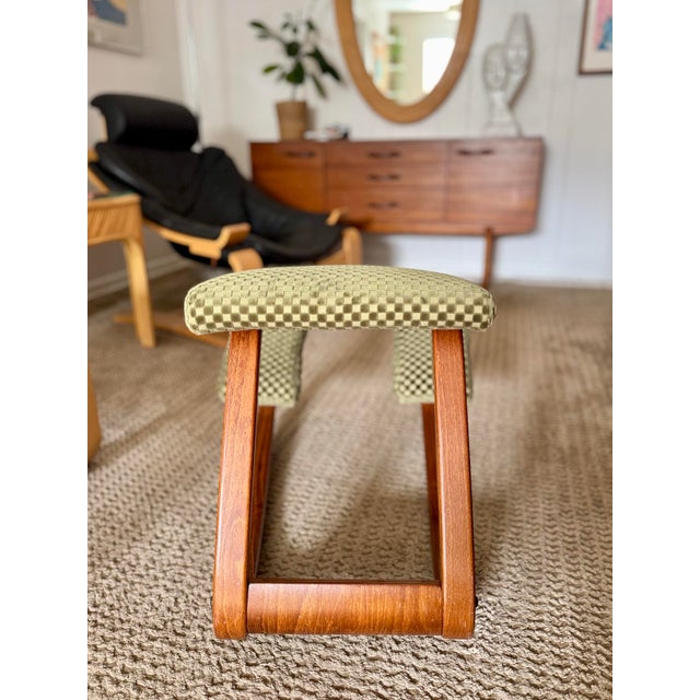 Mid-Century Modern Vintage Ergonomic Kneeling Chair Attributed to Peter Opsvik, Circa 1970s For Sale - Image 3 of 12