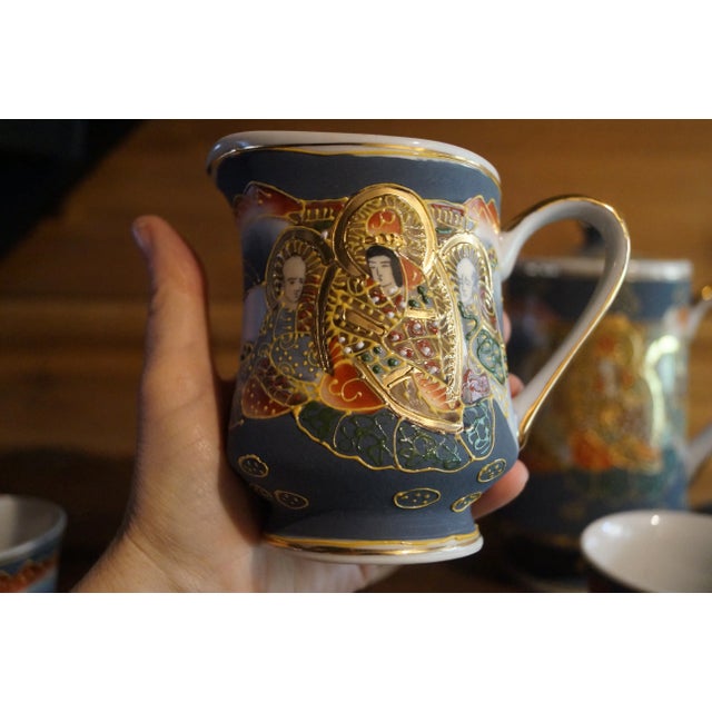 1950s Satsuma Moriage Hand-Painted Porcelain Tea Pot Set- 17 Pieces For Sale In San Antonio - Image 6 of 12