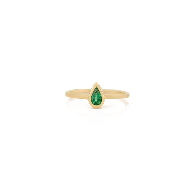 Classical Roman Roman Style Thick Bezel Set Pear Emerald Ring by Vr Jewels in 14k Gold Size 6.5 For Sale - Image 3 of 12
