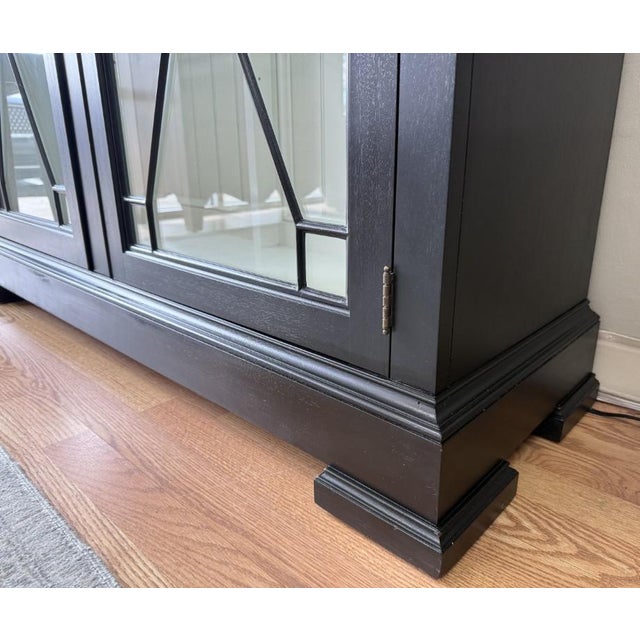 Ethan Allen Birkhouse Display Cabinet For Sale - Image 9 of 17