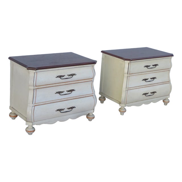 French Carved Large Bombay Painted 2 Tone Nightstands Bedside Tables a Pair 5822 For Sale