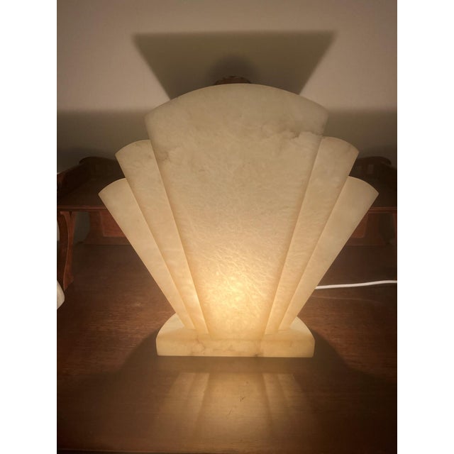 Mid-Century Modern Mid-Century Art Deco Style Lamp in Clear Stone, Italy, 1960s For Sale - Image 3 of 7