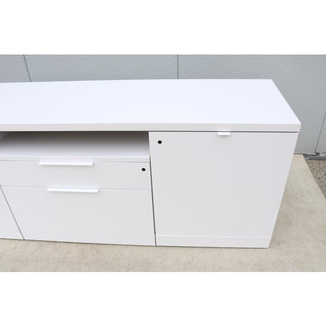 Modern Minimalist Knoll Reff Profiles Classic Credenza Sideboard in Bright White For Sale - Image 11 of 18