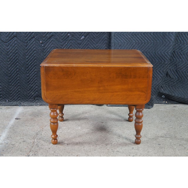 Wood Late 20th Century Ethan Allen Heirloom Colonial Early American Nutmeg Maple Drop Leaf Table 8644 For Sale - Image 7 of 12