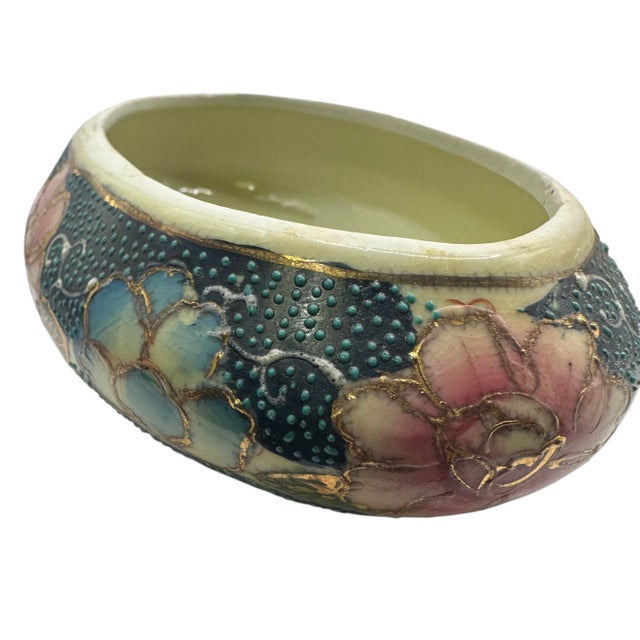 Alabaster Vintage Porcelain Lidded Trinket Box From the 'Celestial Collection' by G. Lee For Sale - Image 8 of 12