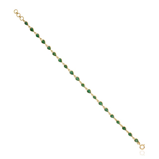 Metal 3.7 Carat Zambian Emerald Bracelet Crafted in 18k Yellow Gold Gift for Mom For Sale - Image 7 of 18