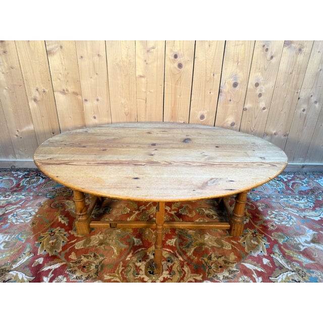 Wood English Gateleg Coffee Table in Fir, Early 20th Century For Sale - Image 7 of 7