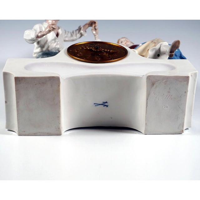 Metal Art Nouveau Meissen Mantle Clock with Dancing Couple by K. Hentschel, 1910s For Sale - Image 7 of 8