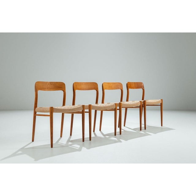Mid-Century Modern Model 75 Dining Chairs in Oak by Niels Otto Moller for J. L. Møllers, Denmark, 1954, Set of 4 For Sale - Image 3 of 15
