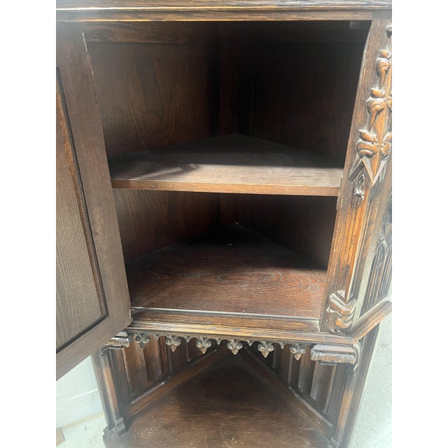 Gothic-Style Corner Cabinet in Oak, 1900s For Sale - Image 11 of 16