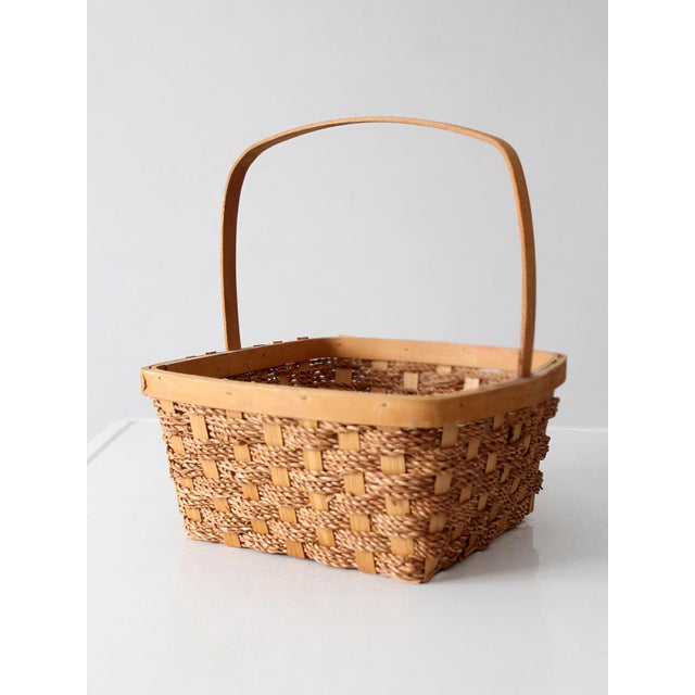 Mid-Century Modern Vintage Woven Splint Market Basket With Handle For Sale - Image 3 of 13