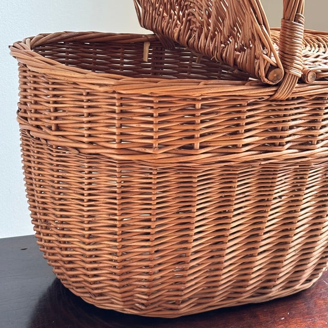 Mid Century Rustic European-Style Oval Picnic Basket For Sale - Image 12 of 14