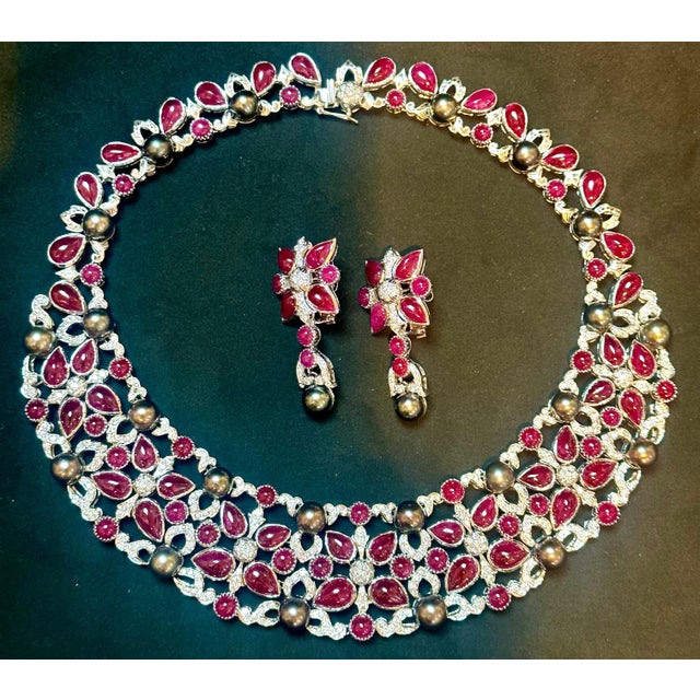Gia Certified 140 Ct Burma Ruby, Tahitian Pearl & Diamond Necklace Suite 18kwg For Sale - Image 4 of 8