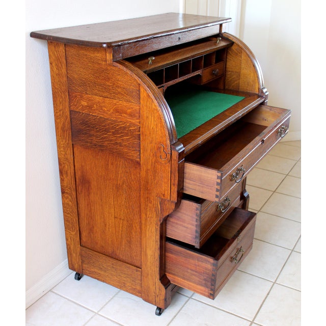 Antique Quarter-Sawn Tiger Oak Roll Top Secretary Desk With Carved Floral Cabinet & Original Key, C. 1900–1915 For Sale In Naples, FL - Image 6 of 17