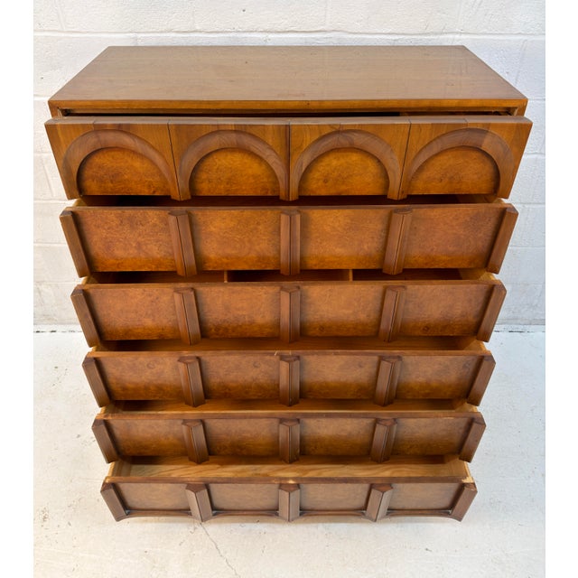Mid-Century Sculptural Arched Walnut and Burlwood Highboy Dresser by Thomasville For Sale In New York - Image 6 of 17